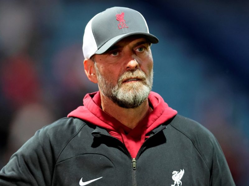 Jürgen Klopp schaut grimmig.