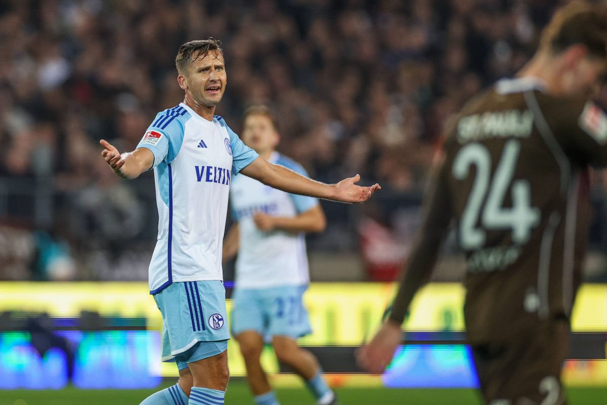 FC Schalke 04 unterliegt auf St. Pauli.