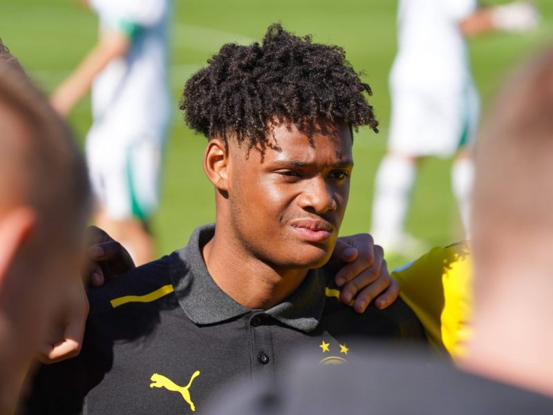 Julien Duranville steht bei Borussia Dortmund wieder auf dem Feld.