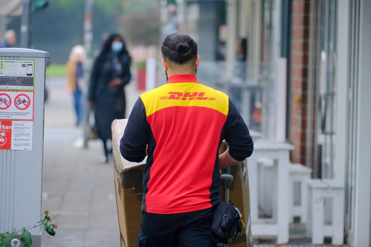 DHL