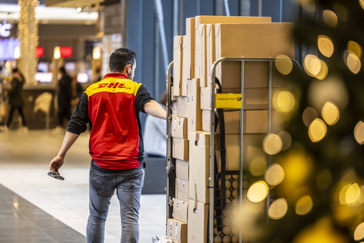 DHL