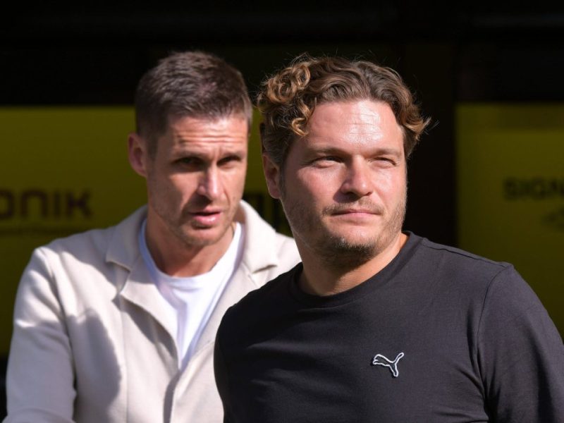 Edin Terzic und Sebastian Kehl lotsen die Spieler zu Borussia Dortmund.