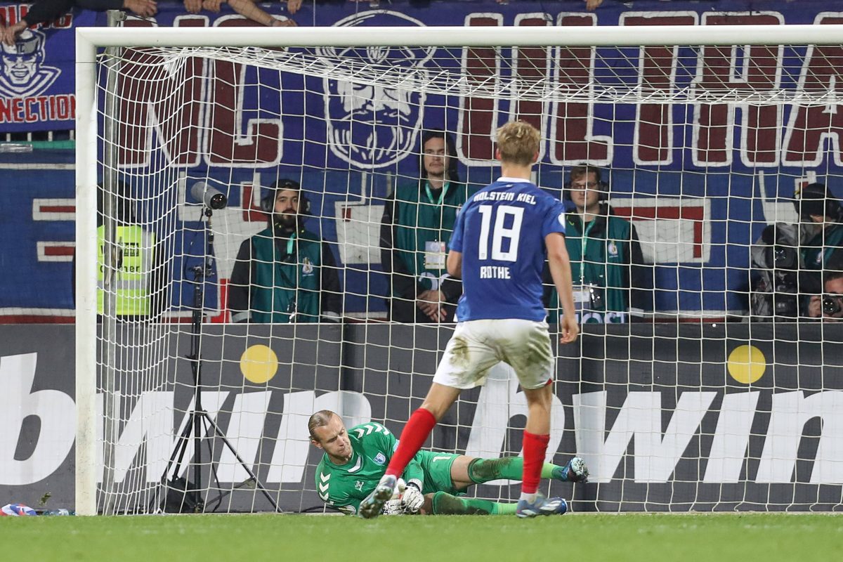 Der Moment, in dem Borussia Dortmunds Juwel Tom Rothe fÃ¼r Kiel scheitert.