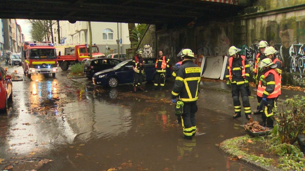 Das Unwetter sorgte für vollgelaufene Straßen in Dortmund.