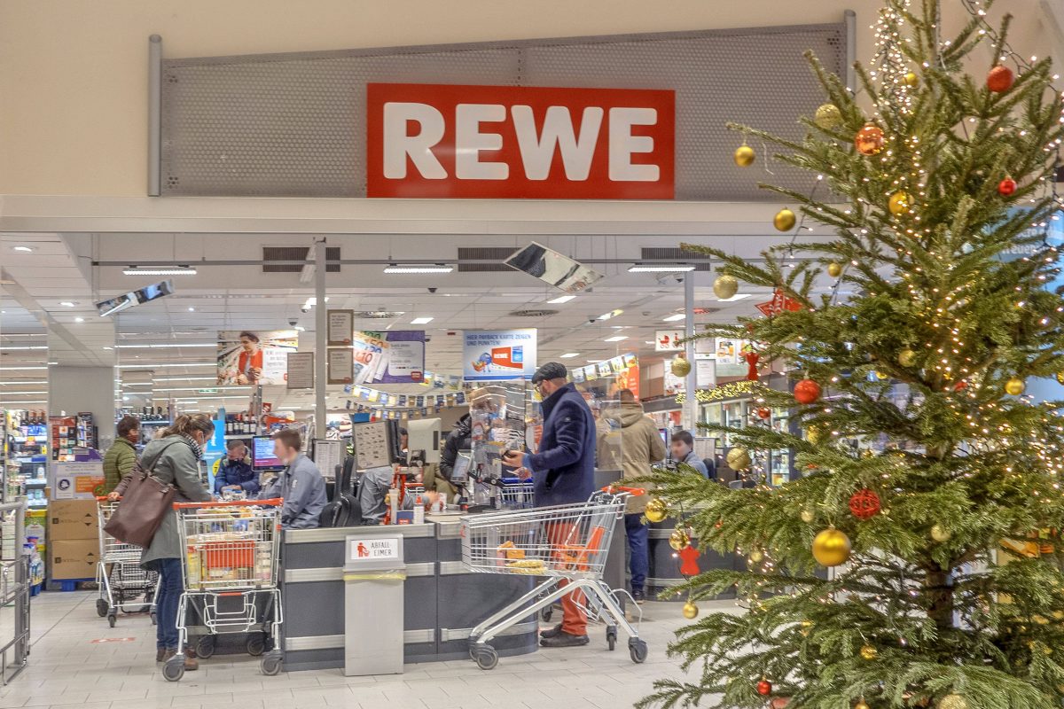 Bei Rewe ist es an der Kasse zu einem kleinen Weihnachtswunder gekommen.