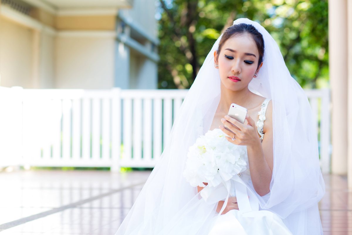 Hochzeit: Braut erhält lebensveränderten Anruf vor der Trauung.