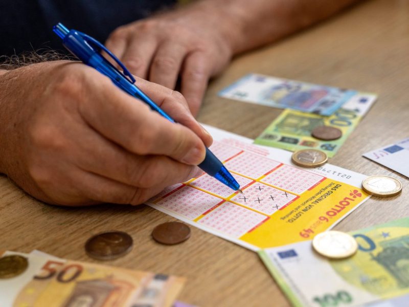 Lotto: Jackpot-Gewinner tot aufgefunden.