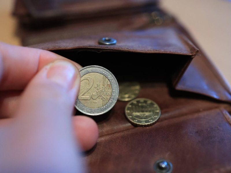 2-Euro-Münze ist auf einmal das Tausendfache wert.