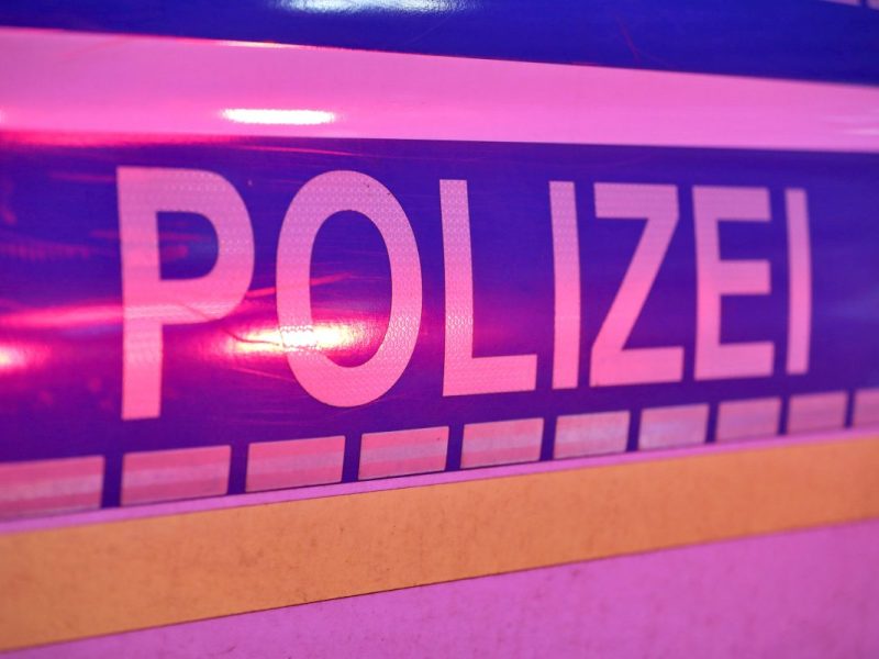 Mann soll Frau in der Universität Köln vergewaltigt haben.