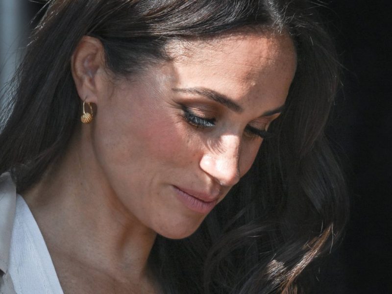 Ist Meghan Markle bald arbeitslos? DIESER Experte prophezeit das Karriereende der Herzogin.