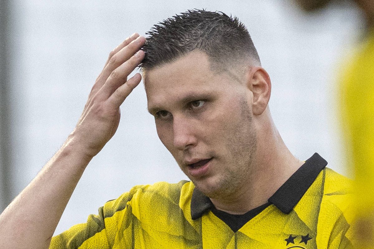 Niklas Süle hat bei Borussia Dortmund derzeit einen schweren Stand.