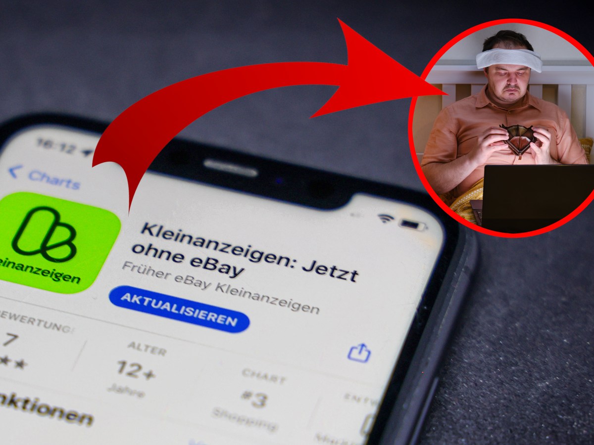 Ein Mann sitzt krank im Bett vor geöffnetem Laptop. Neben ihm ein Smartphone mit dem Logo von "Kleinanzeigen - Jetzt ohne Ebay!"