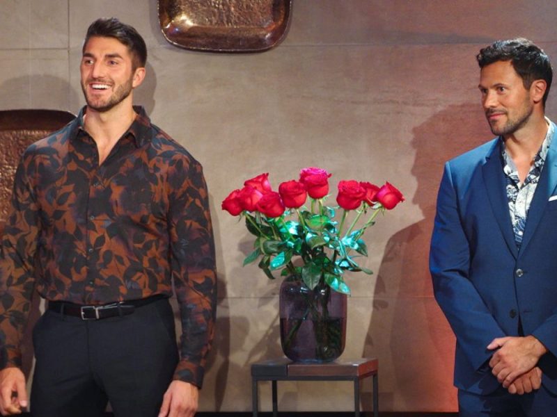 Deutet sich hier etwa das nächste Eifersuchtsdrama an? Die neue Folge von „Die Bachelors“ verspricht jede Menge Spannung und viele Küsse...