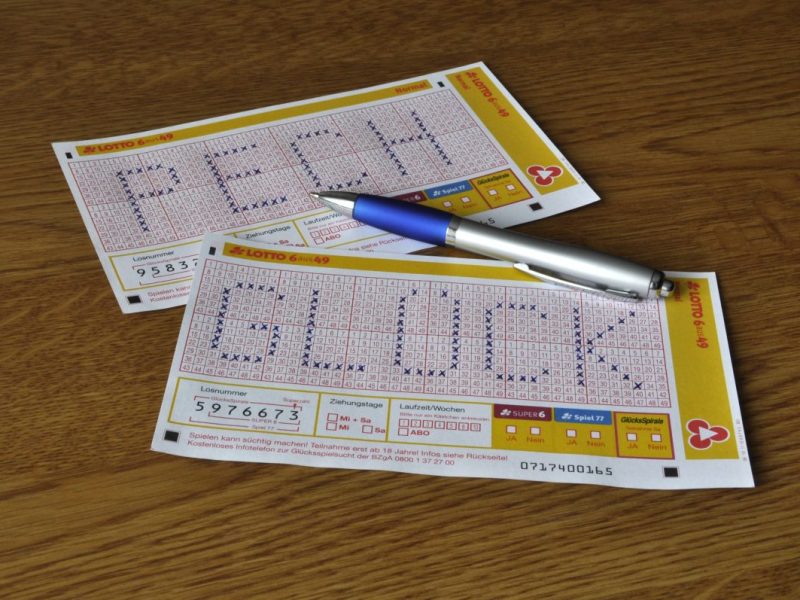 Lotto: Pechvogel verpasst Millionen - wegen seiner Freundin.