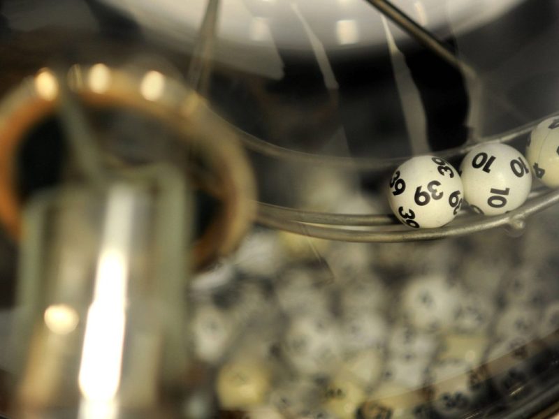 Rentnerin gewinnt im Lotto – als sie das Geld abholen will, folgt der Schock