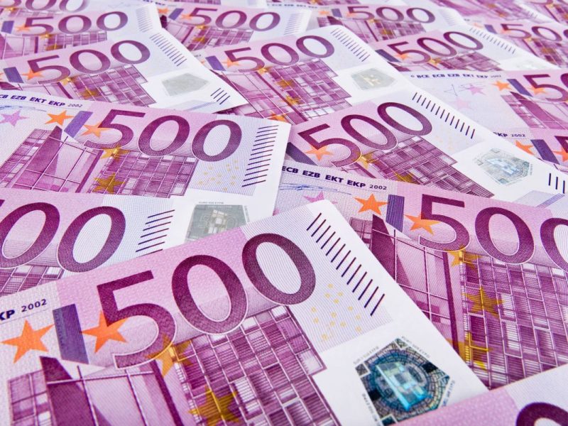 Lotto: 16-Jährige hat plötzlich über 2 Millionen Euro – es kommt, wie es kommen musste