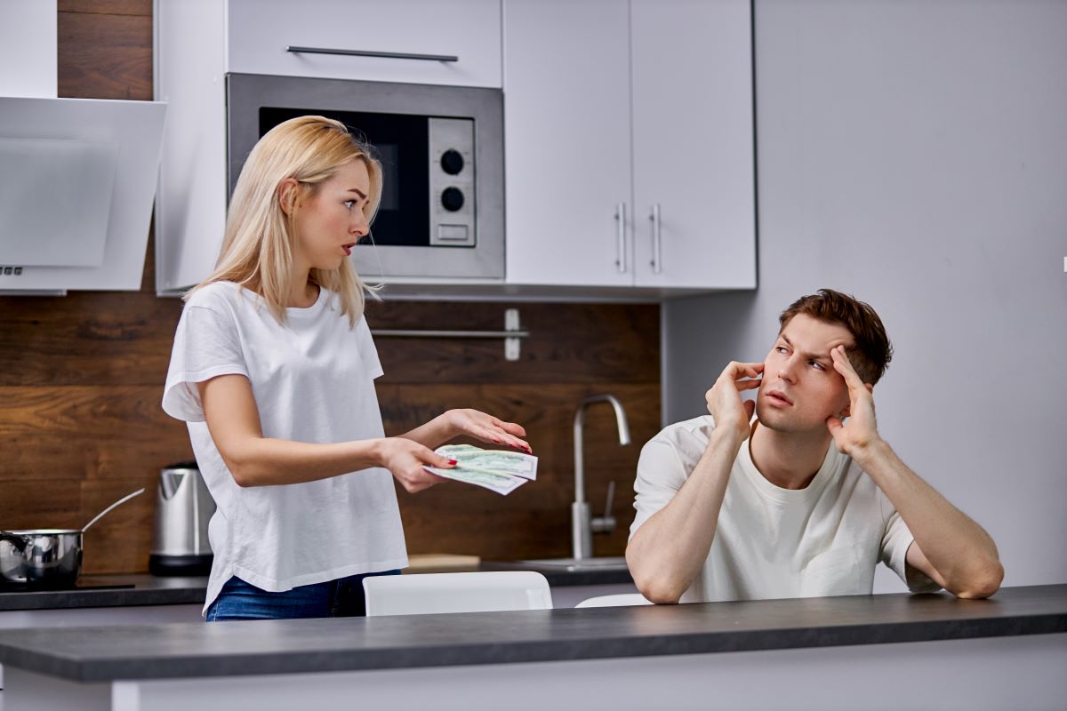 Frauen erhalten noch immer deutlich weniger Gehalt als Männer.