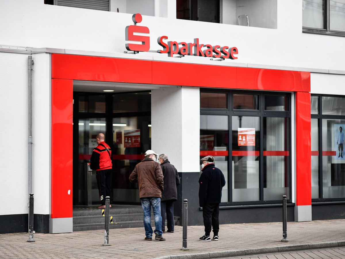 Sparkasse im Ruhrgebiet: Kunden müssen sofort handeln – sonst wird es brenzlig!