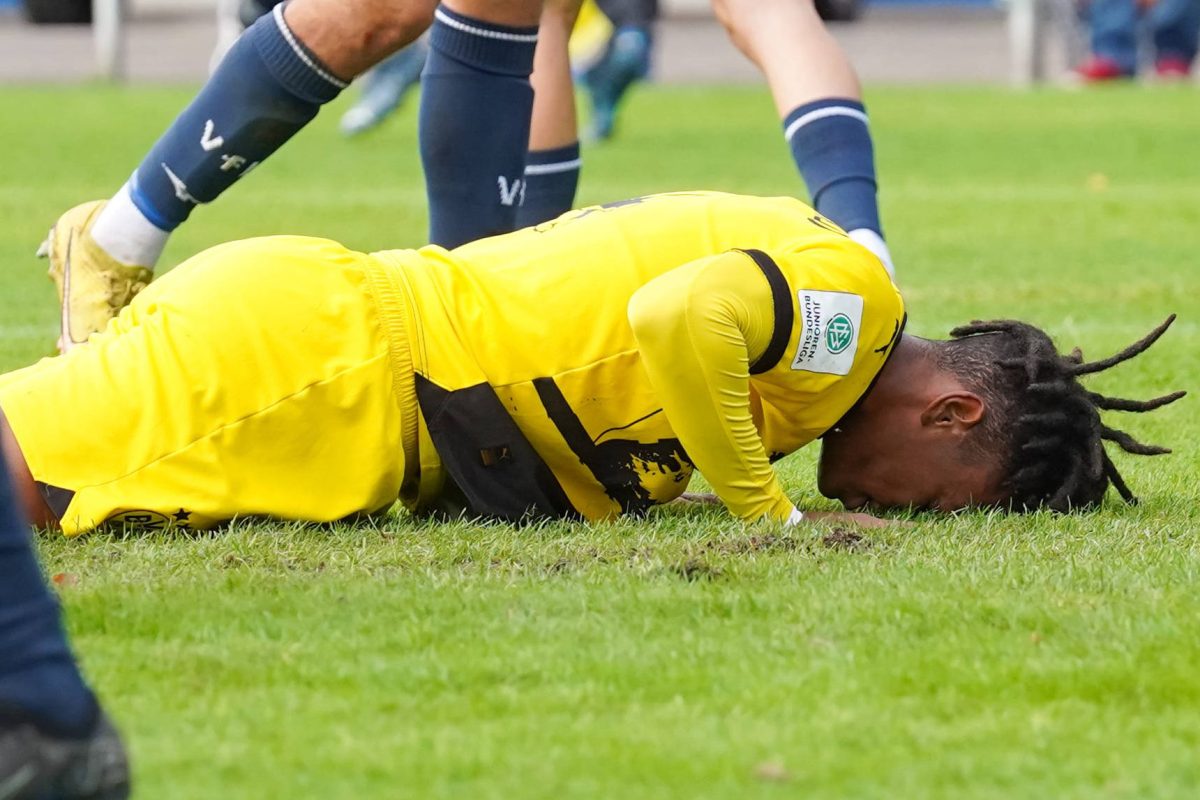 Bittere Verletzung bei Filippo Mane von Borussia Dortmund.