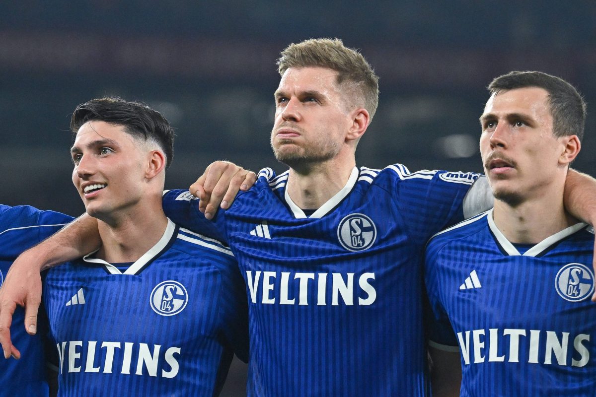 Wie geht es beim FC Schalke 04 fÃ¼r Yusuf Kabadayi (l.) weiter?