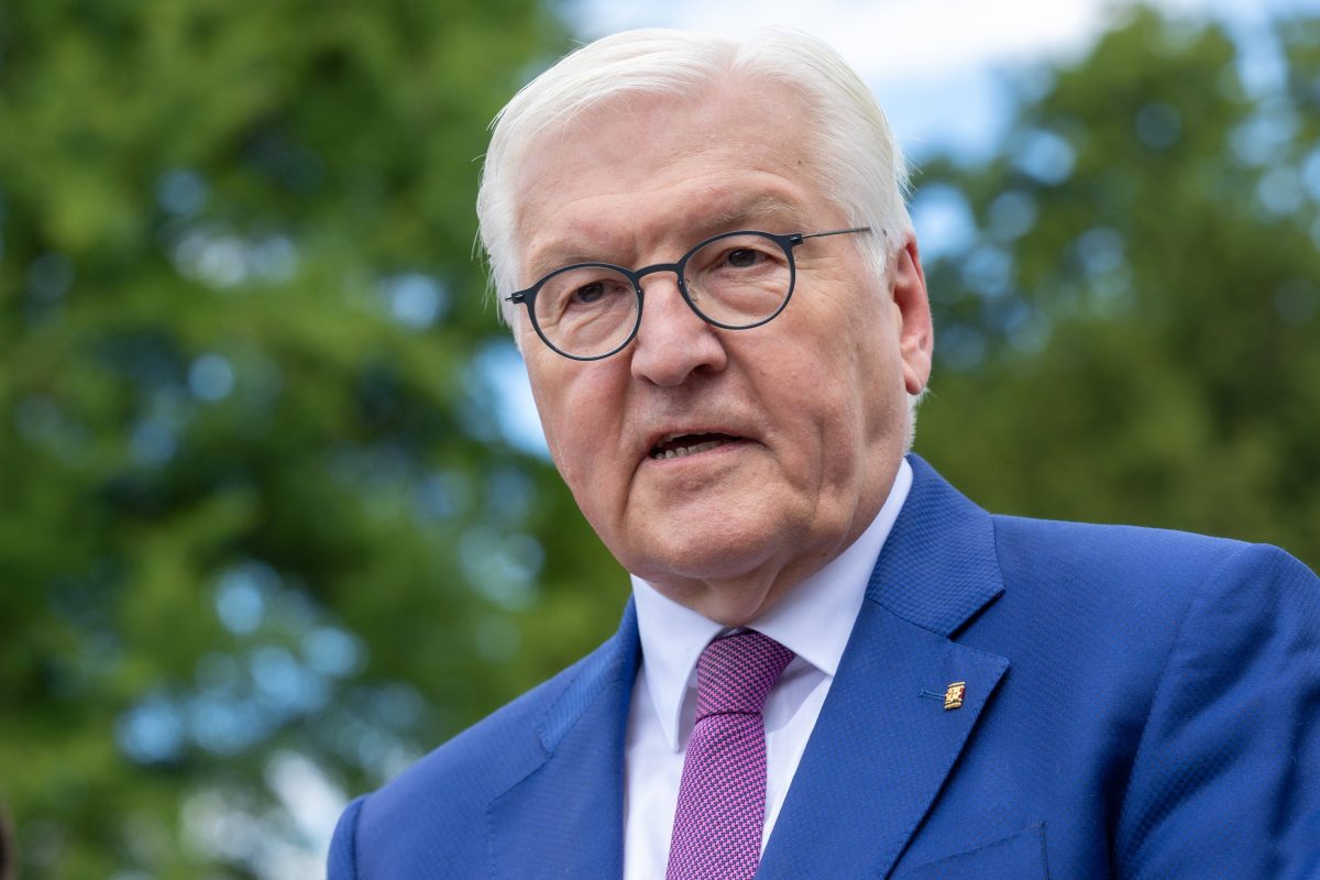 125 Geistliche fordern Bundespräsident Steinmeier dazu auf, von seinem Veto-Recht Gebrauch zu machen.