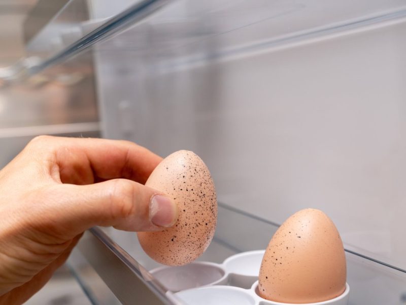 Edeka: Kunde will Eier kaufen – dann erwischt es ihn kalt! „Goldene Türklinken“