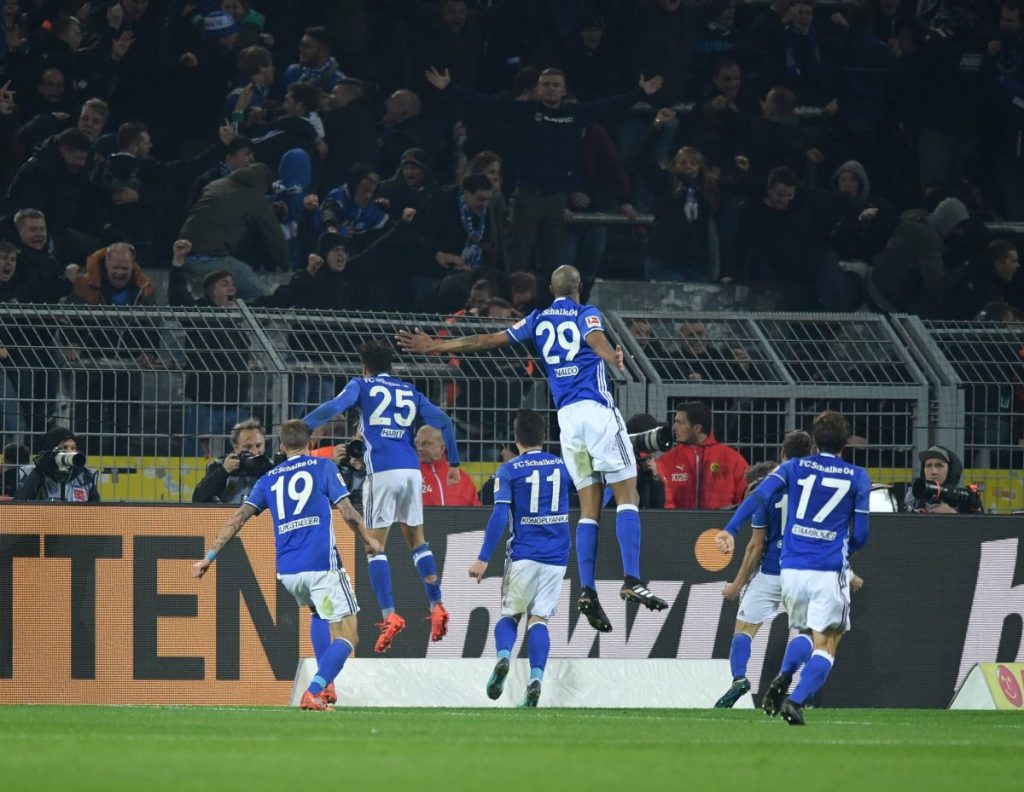 Es dürfte sein größter Moment im S04-Trikot gewesen sein: Das 4:4 im Auswärtsderby beim BVB. Yevghen Konoplyanka (Mitte) bereite den Ausgleich selbst vor.