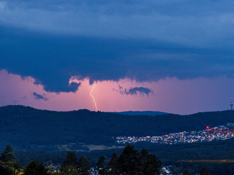 Wetter in NRW: Experte prognostiziert nach Sommerhoch einige Unwetter