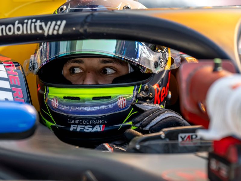 Im Rahmen des großen Preises von Großbritannien gibt es bei Red Bull eine Veränderung im Cockpit. Der Pilot ist in der Formel kein Unbekannter.