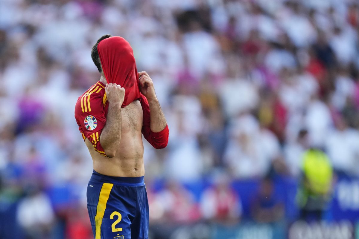 Das Viertelfinalspiel Spanien - Deutschland avancierte zu einem unerwartet hartem Kampfspiel. Vor allem Akteur schaut nun in die Röhre.