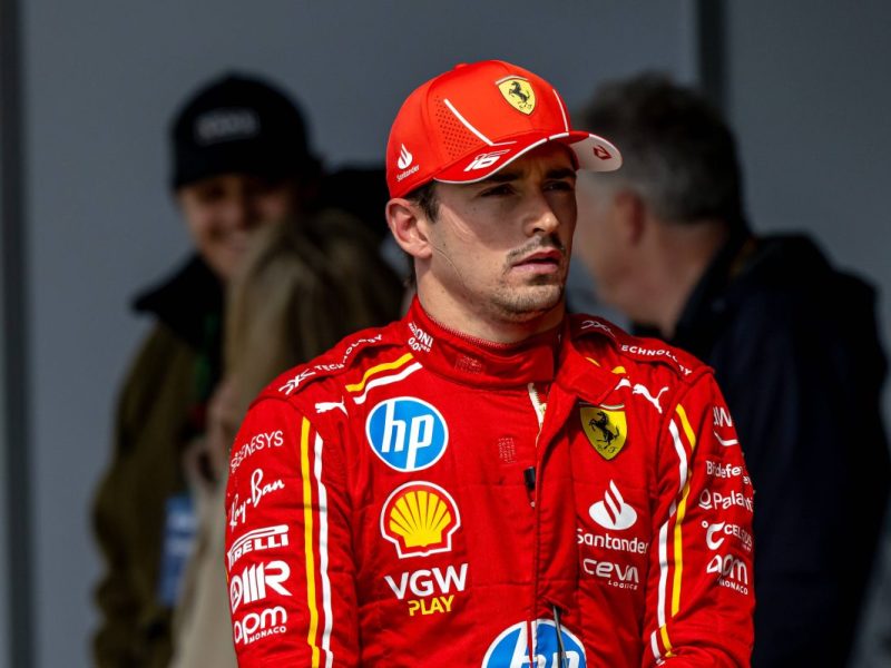 Formel 1: Charles Leclerc guckt entgeistert.