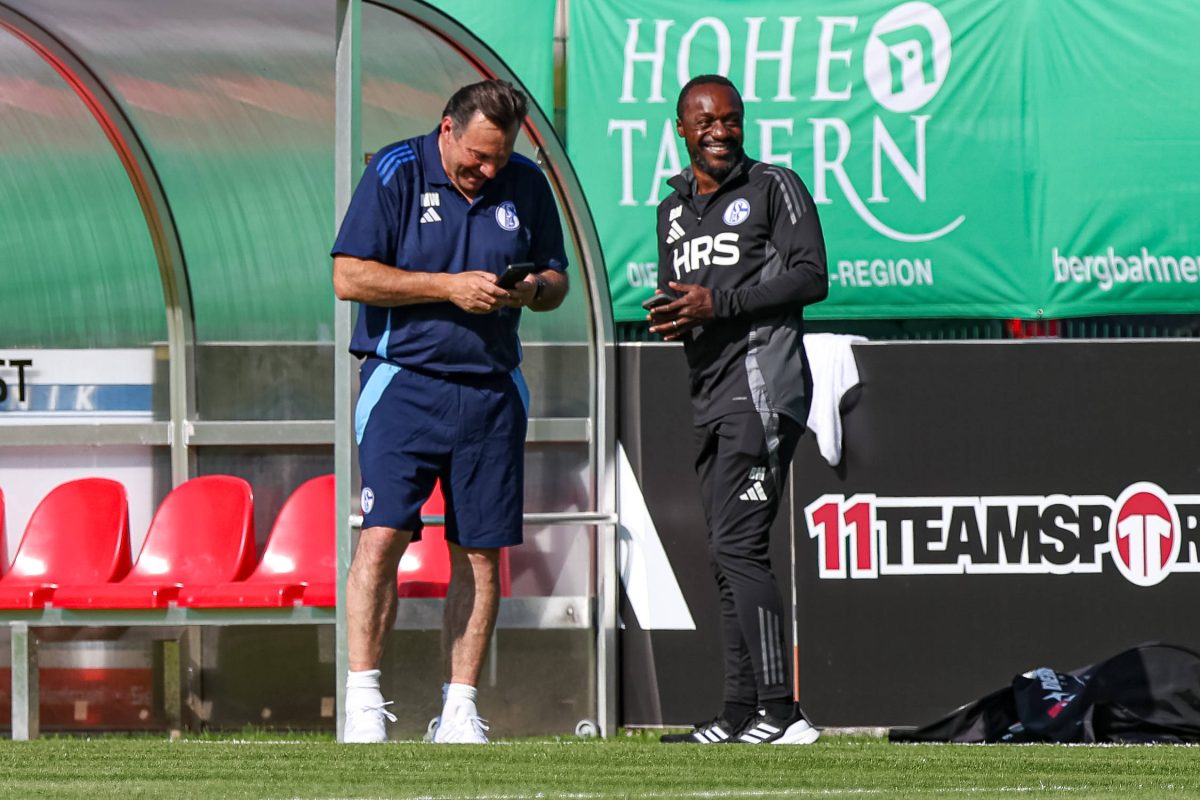 Ben Manga und der FC Schalke 04 haben gut lachen.