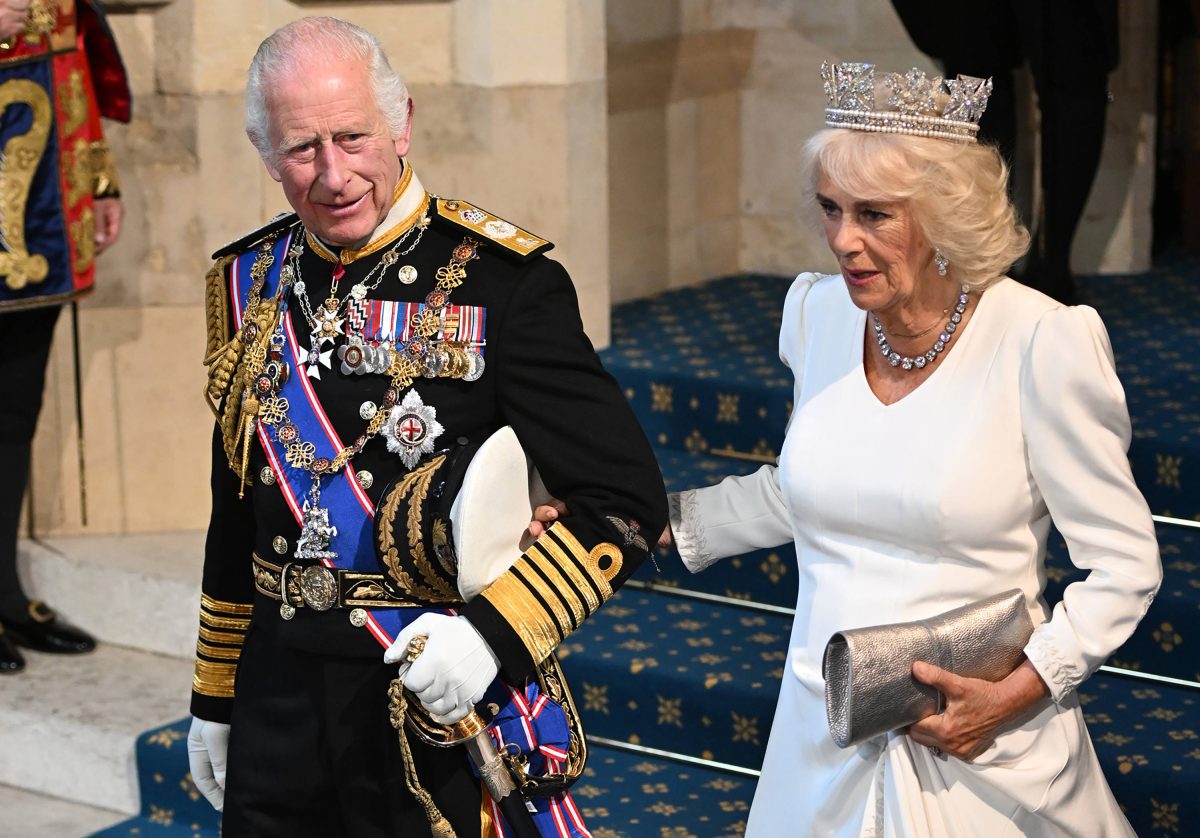 KÃ¶nig Charles III. und Gattin Camilla huschen aktuell von Termin zu Termin. Dabei fÃ¤llt ein Detail besonders auf...