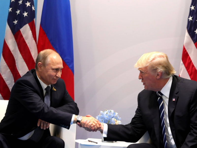 Ein Sieg von Donald Trump dürfte Putin unter die Arme greifen.