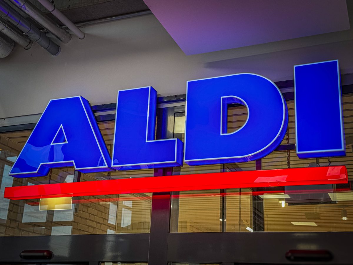 Aldi-Kunden kippen vom Stuhl – als sie erfahren, welche Marke hinter der Discounter-Schokolade steckt