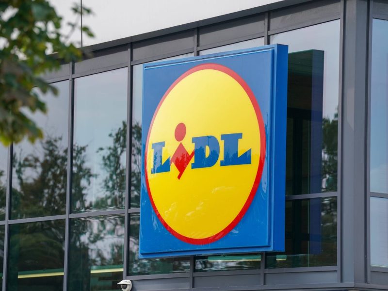Bei diesem Anblick werden einige Lidl-Kunden kreidebleich. Der Discounter sorgt mit einem Werbespot für Aufsehen.