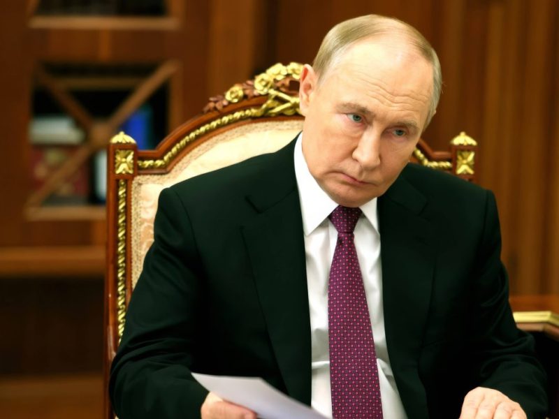 Wladimir Putin gehen die Panzerrohre aus.