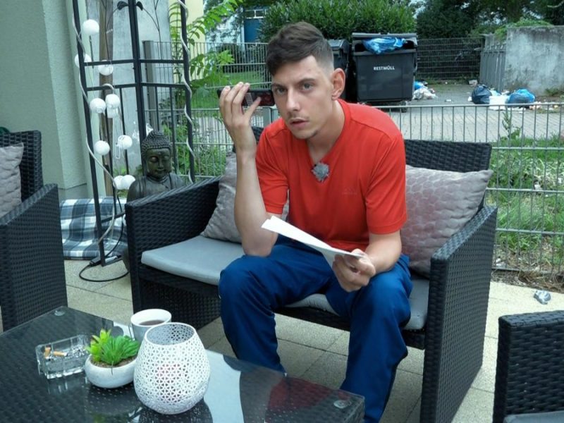 Um mehr Geld zu verdienen, nimmt Bürgergeld-Empfänger Pascal einen Minijob an. Doch das Jobcenter macht ihm einen Strich durch die Rechnung.