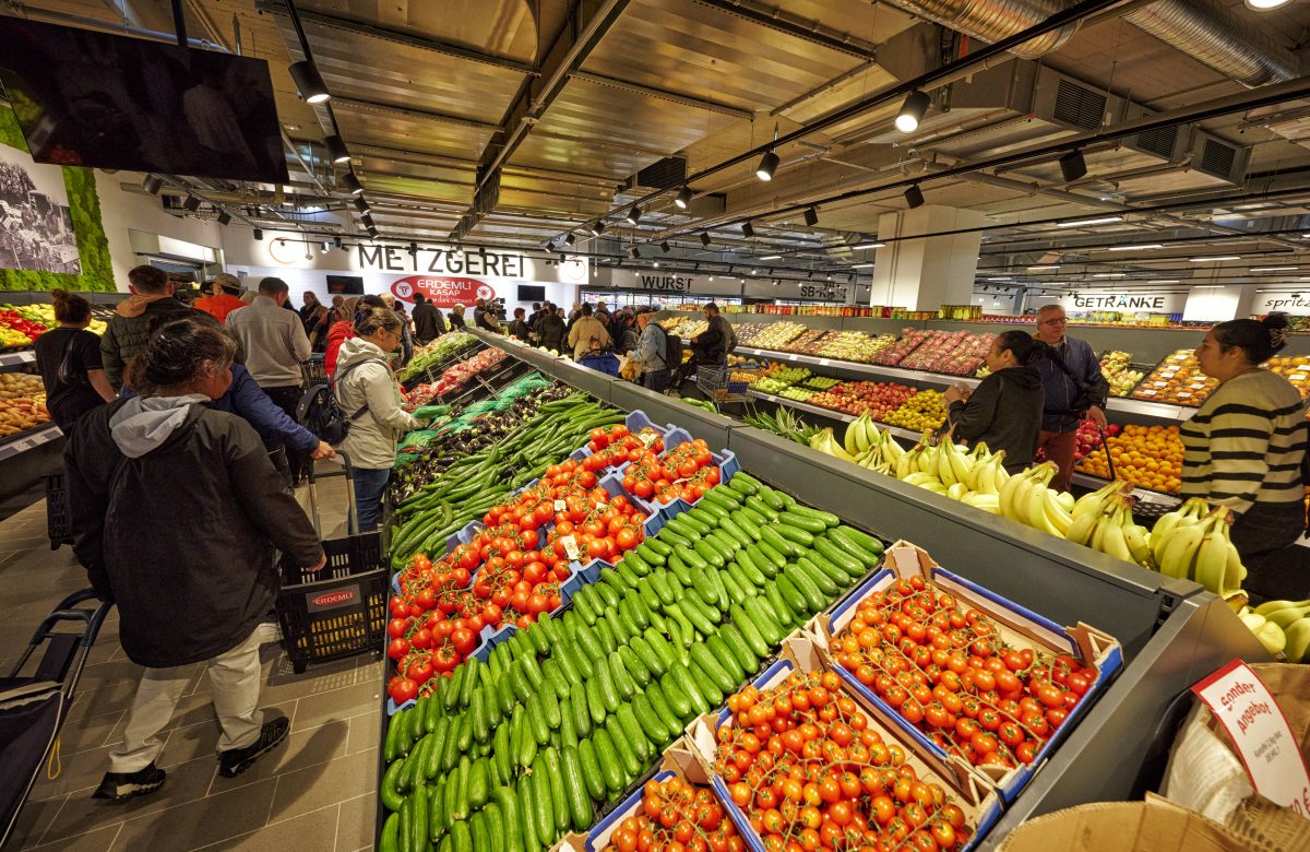 Das Obst- und GemÃ¼sesortiment in einer Aldi-Filiale.