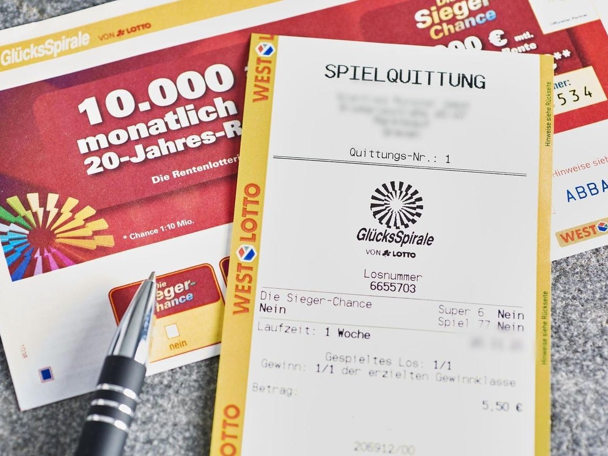 Ein Gewinn für alle: Aus den Erträgen der GlücksSpirale werden gemeinnützige Organisationen des Sports, der Wohlfahrtsverbände und des Denkmalschutzes unterstützt. Und Gewinne bis zu 10.000 Euro monatlich für 20 Jahre sind auch drin.