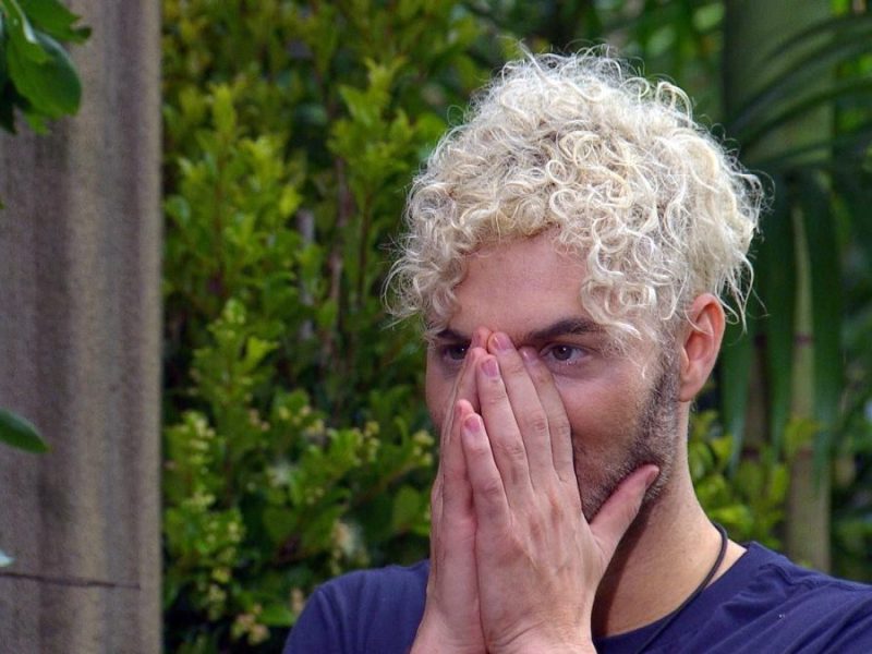Dschungelcamp-Star Sam Dylan muss Abschied nehmen.