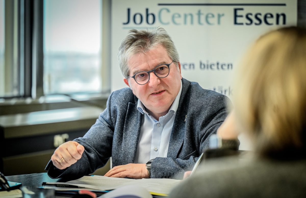 Kann Das Arbeitsamt Mich Zwingen Zu Arbeiten Essen-Politiker will Geflüchtete zur Arbeit zwingen - und Bürgergeld