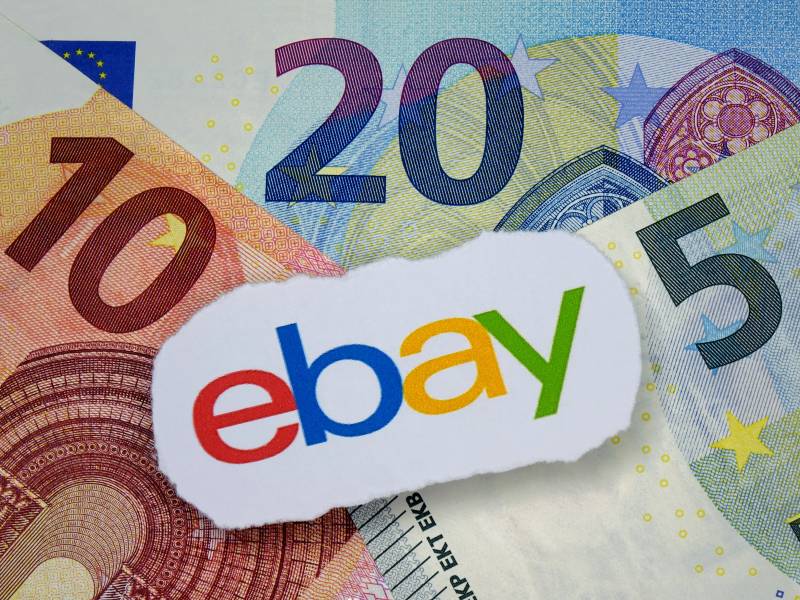 Ebay Logo auf Geldscheinen