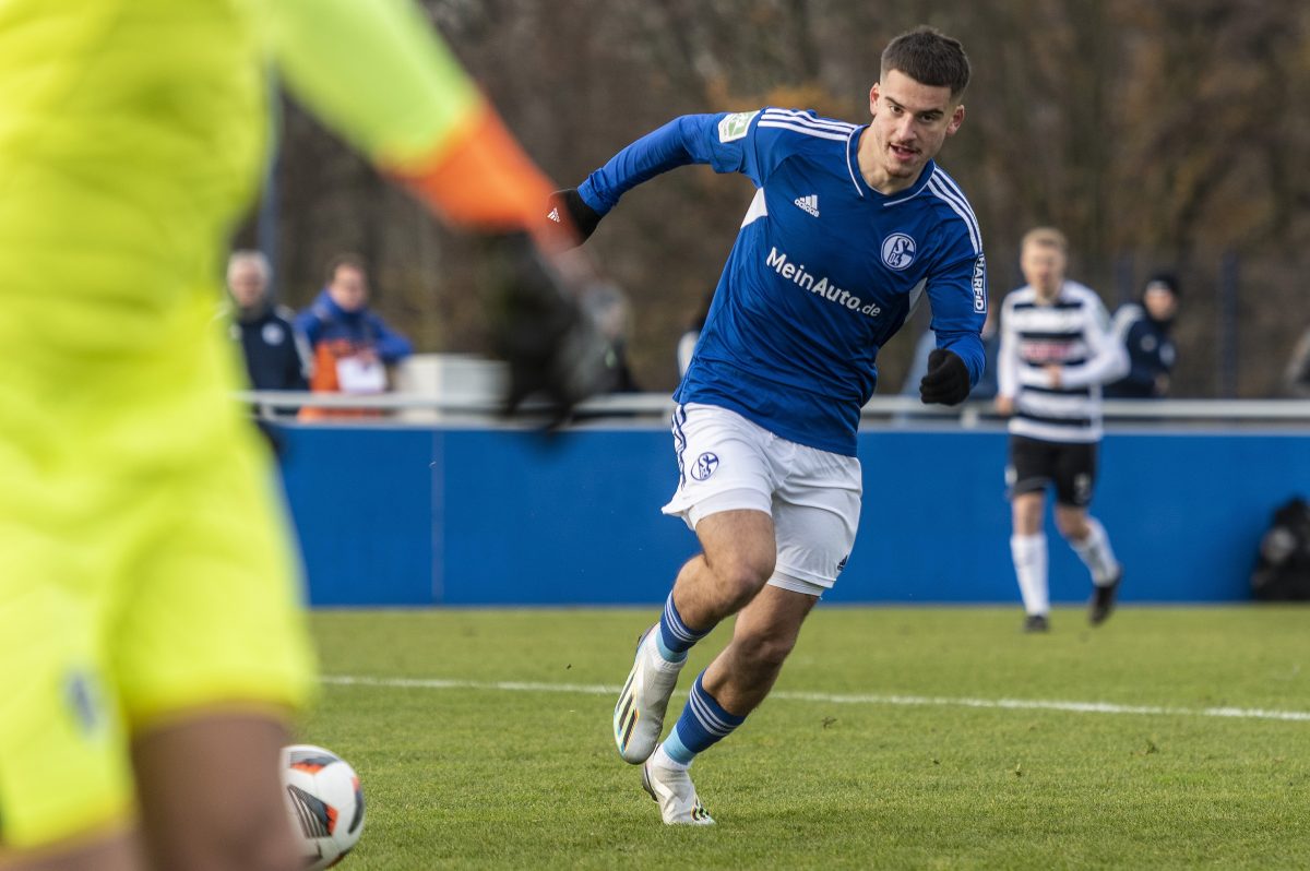 Niklas Castelle bei Schalke