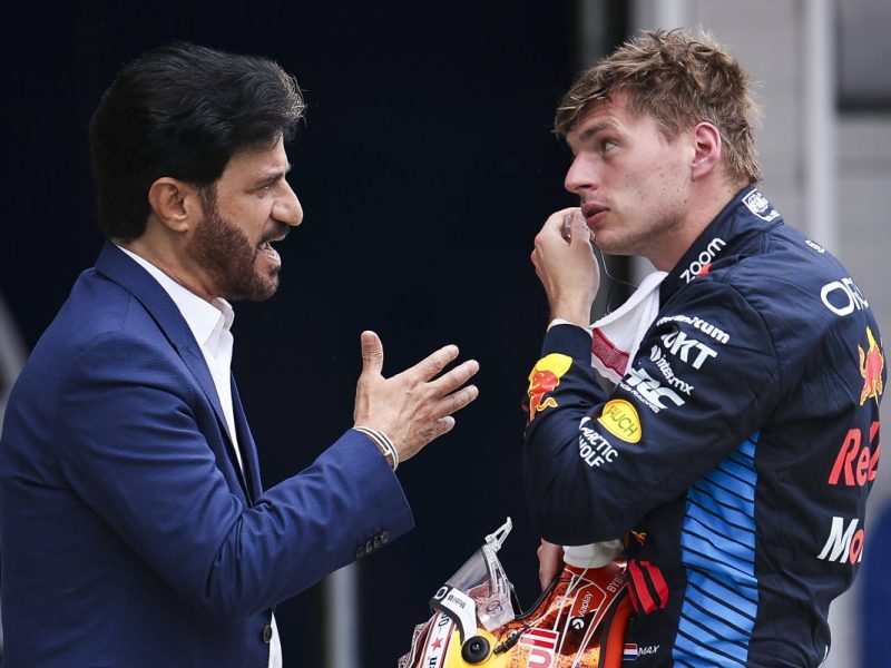 Formel 1: Max Verstappen im Gespräch mit FIA-Präsident Ben Sulayem.