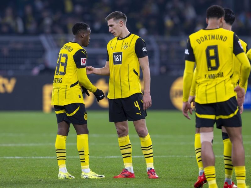 Bei diesem Gerücht dürften viele Fans von Borussia Dortmund kreidebleich werden. Der FC Bayern ist heiß auf einen BVB-Star.