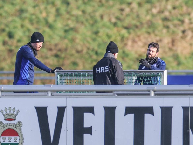 Beim FC Schalke 04 läuft es derzeit einfach. Nun können sich die Knappen über eine weitere gute Nachricht freuen.