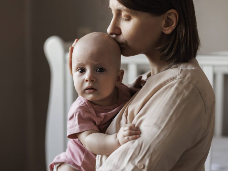 (Symbolbild). In NRW suchen immer wieder Eltern verzweifelt nach einem Kinderarzt-Termin für ihr Kind.