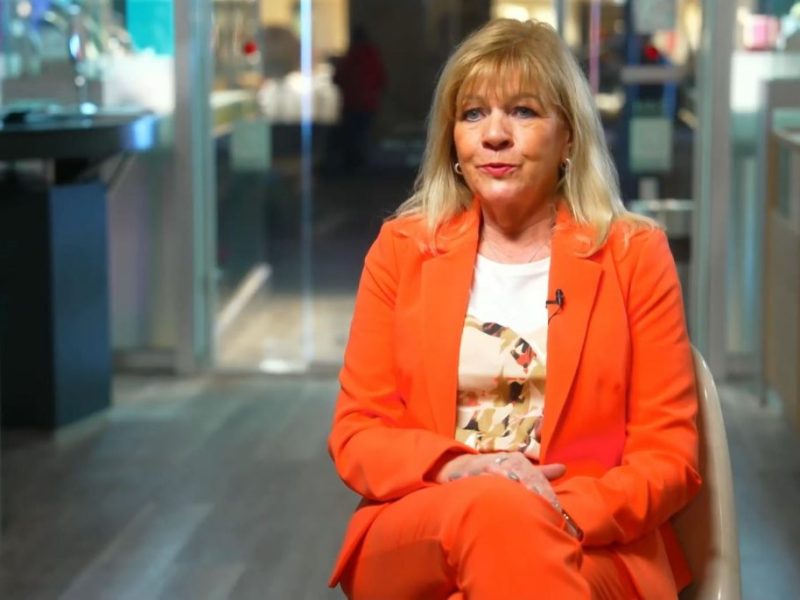 Elke erstaunt