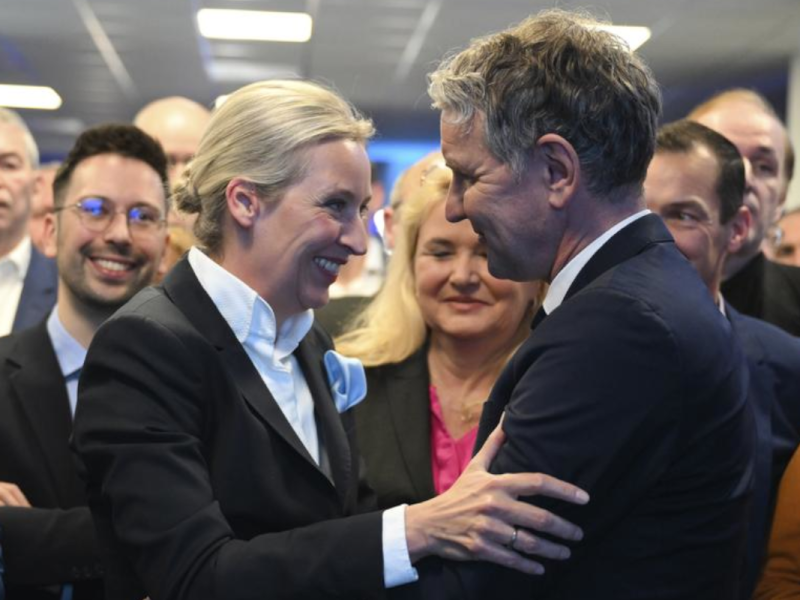 Weidel und Höcke jubeln nach dem AfD-Erfolg bei der Bundestagswahl.